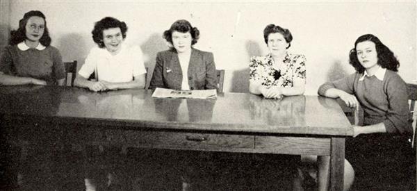 1945 Girls League 